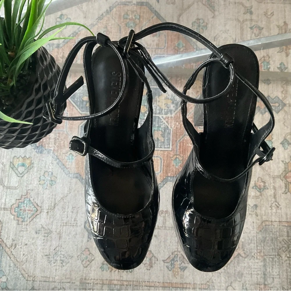Steve Madden shiny patent